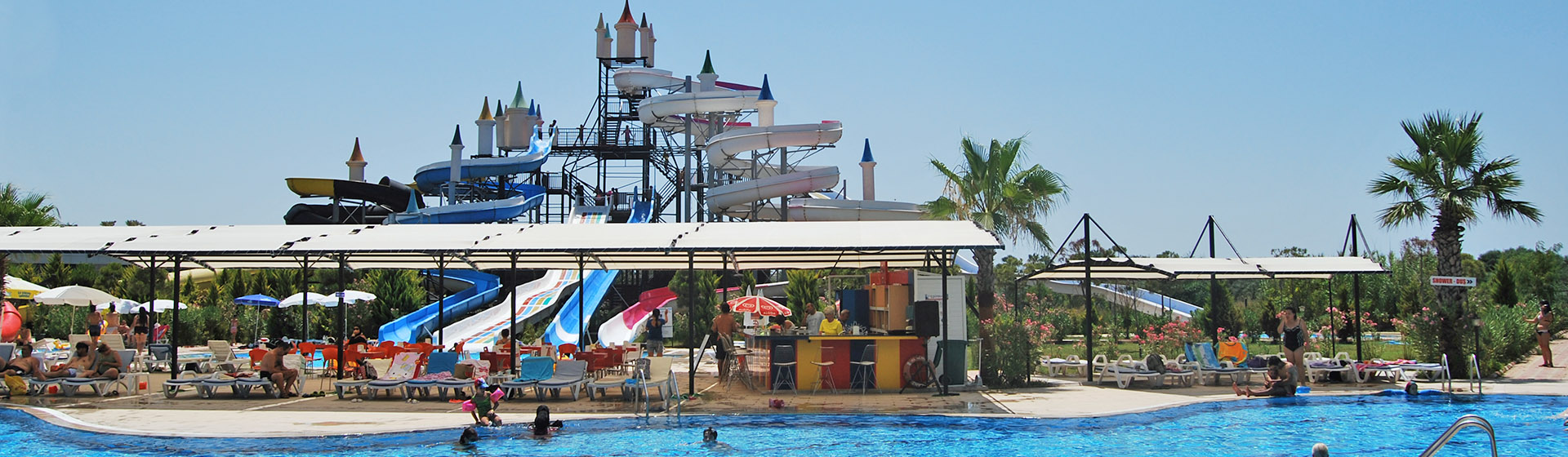 Havuz, Deniz, Eğlence ve Konfor Park Aqua Aparts'da